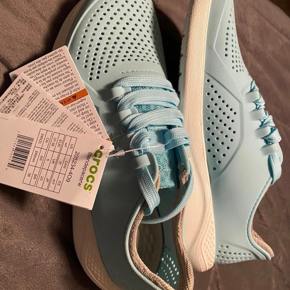 Crocs Tennis Shoes - Picture 5 of 7